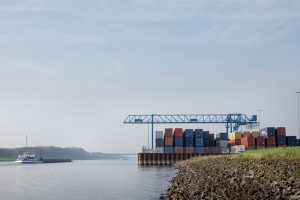 Bedrijvenpark Medel containerterminal aan het Amsterdam-Rijnkanaal